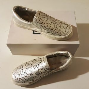 Ivanka Trump Slip On Sneaker Youth Girls Size US4